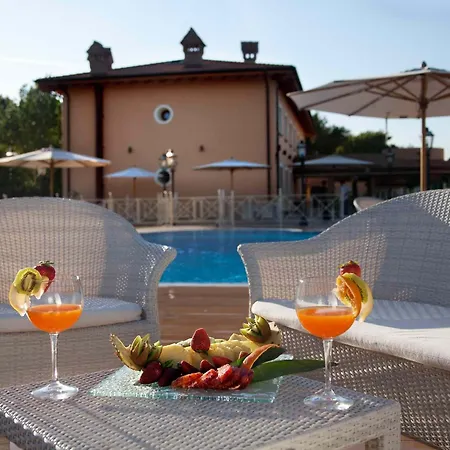 Otel Piccolo Borgo 3*